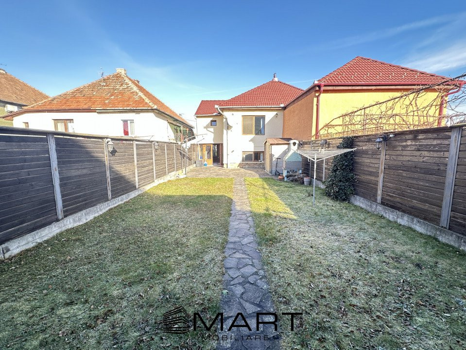 Casa tip duplex cu 3 camere + 260mp teren zona Lazaret