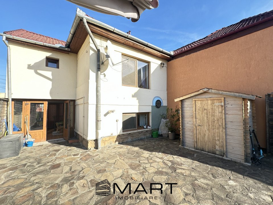 Casa tip duplex cu 3 camere + 260mp teren zona Lazaret