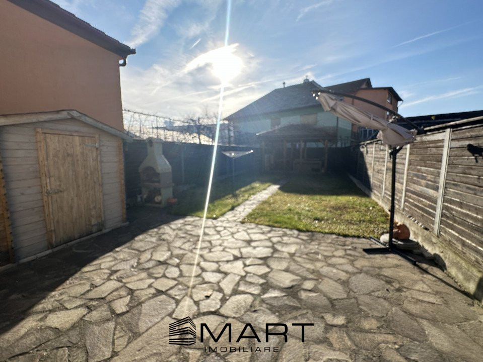 Casa tip duplex cu 3 camere + 260mp teren zona Lazaret