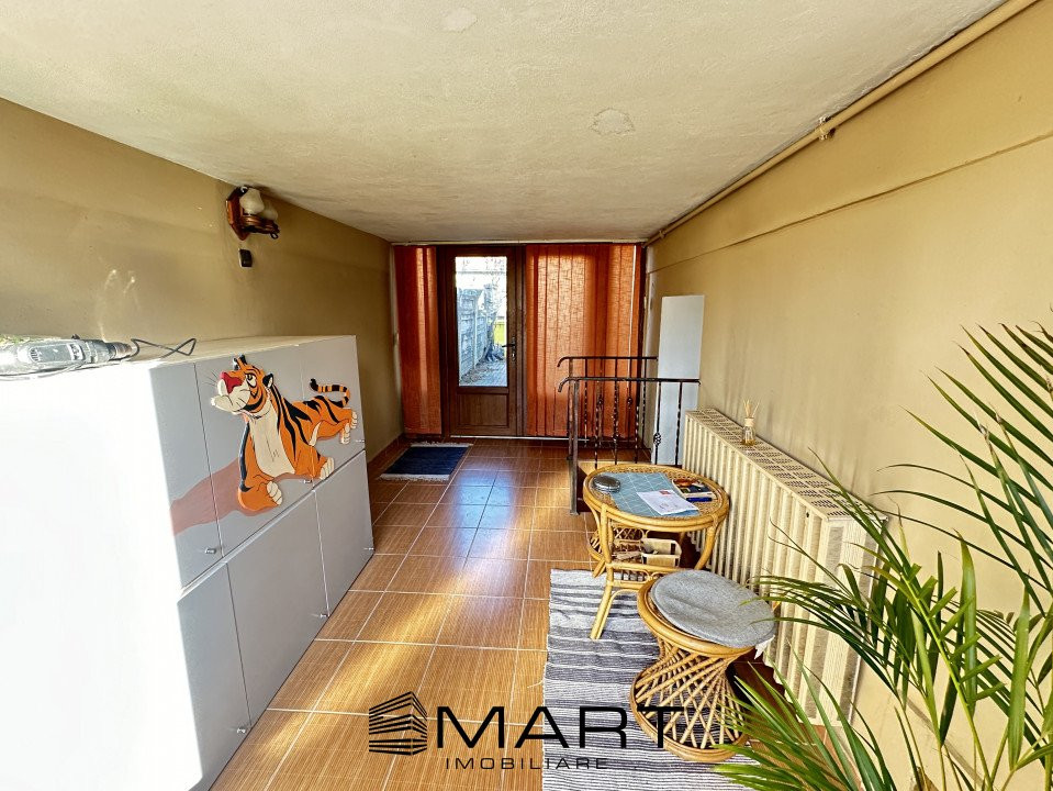 Casa tip duplex cu 3 camere + 260mp teren zona Lazaret