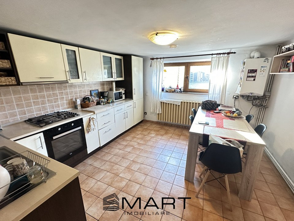 Casa tip duplex cu 3 camere + 260mp teren zona Lazaret