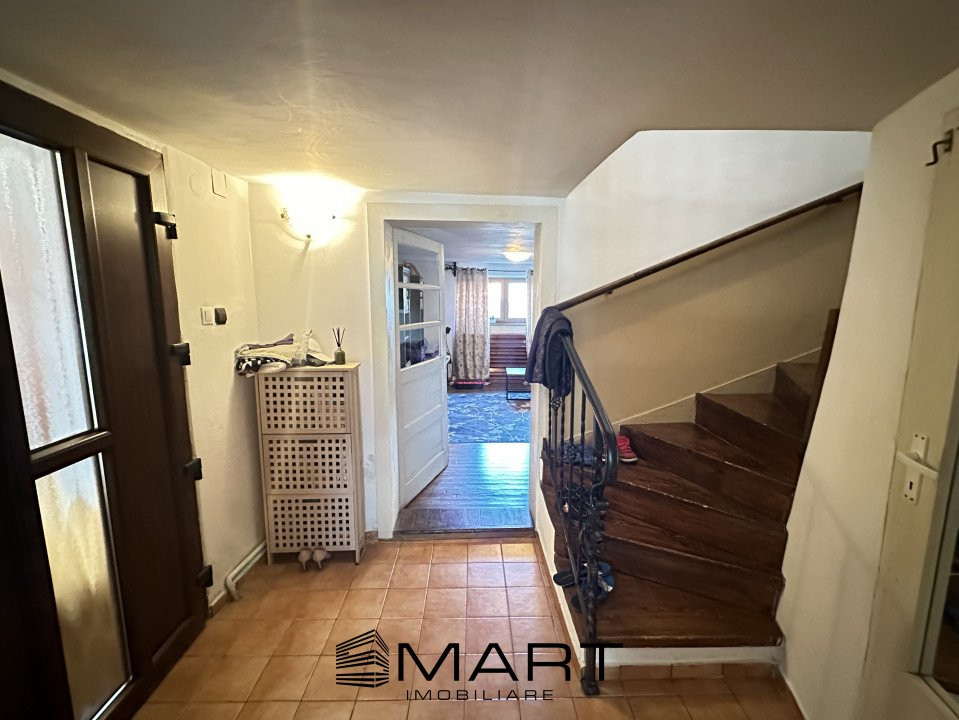 Casa tip duplex cu 3 camere + 260mp teren zona Lazaret