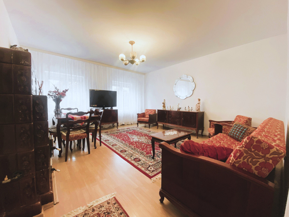 Casă cu 2 camere la curte în zona Piața Cluj