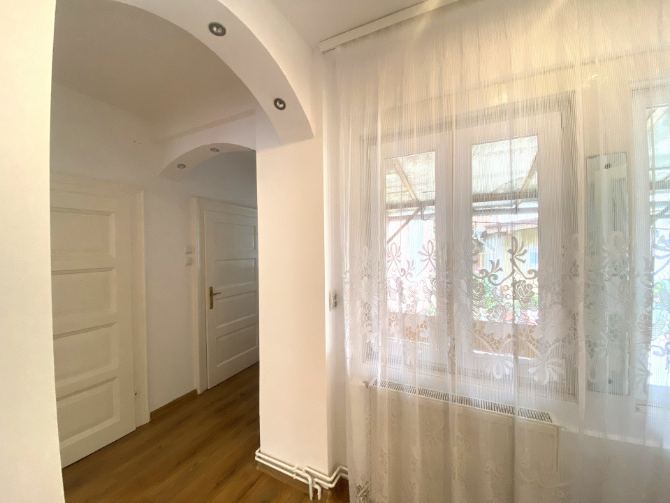 Casă cu 2 camere la curte în zona Piața Cluj