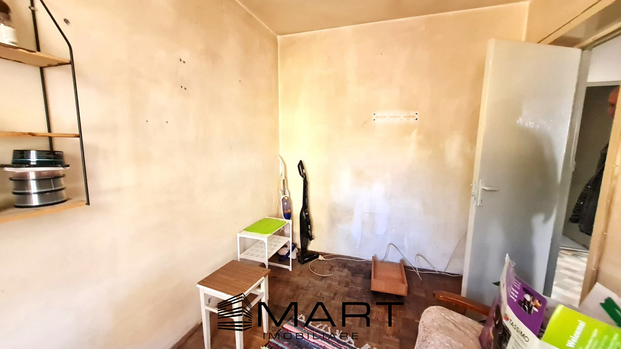 Apartament 3 camere decomandat, zona Strand