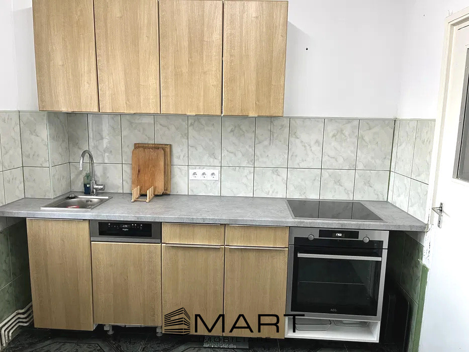Apartament 3 camere decomandate zona Vasile Aaron