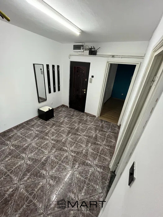 Apartament 3 camere decomandate zona Vasile Aaron
