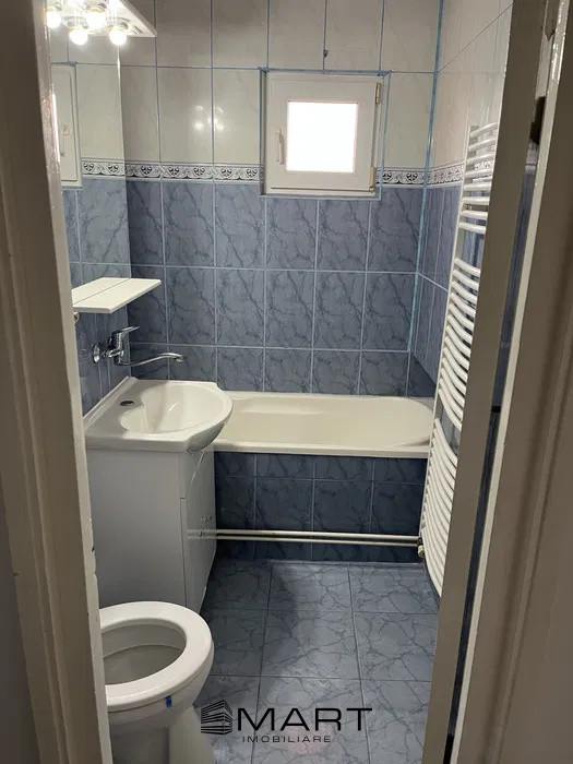 Apartament 3 camere decomandate zona Vasile Aaron