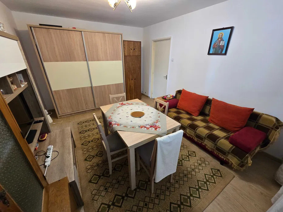 Apartament Semidecomandat Gemenii