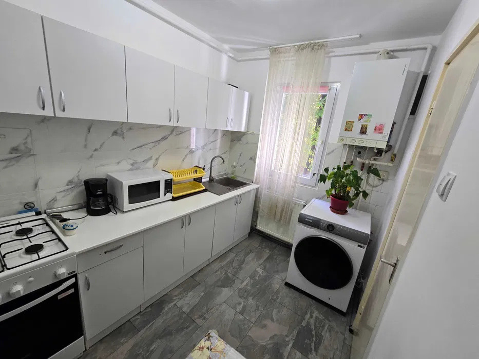 Apartament Semidecomandat Gemenii