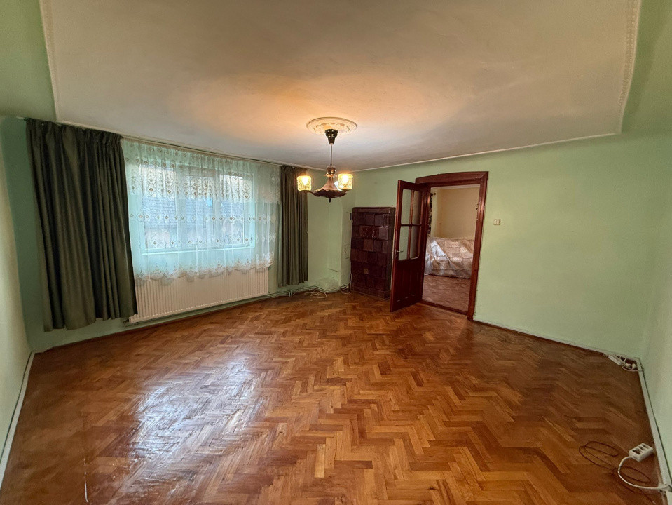 Casa 3 camere + teren 912mp zona Caraiman