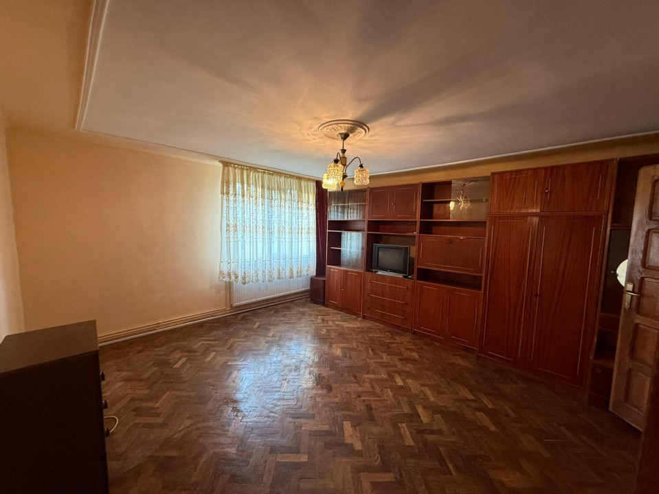 Casa 3 camere + teren 912mp zona Caraiman