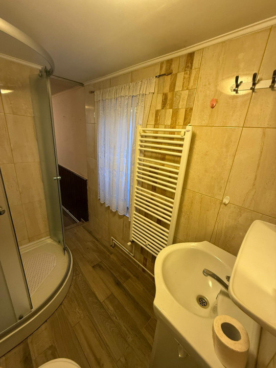 Casa 3 camere + teren 912mp zona Caraiman