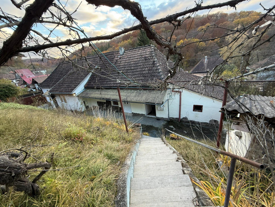 Casa 3 camere + teren 912mp zona Caraiman