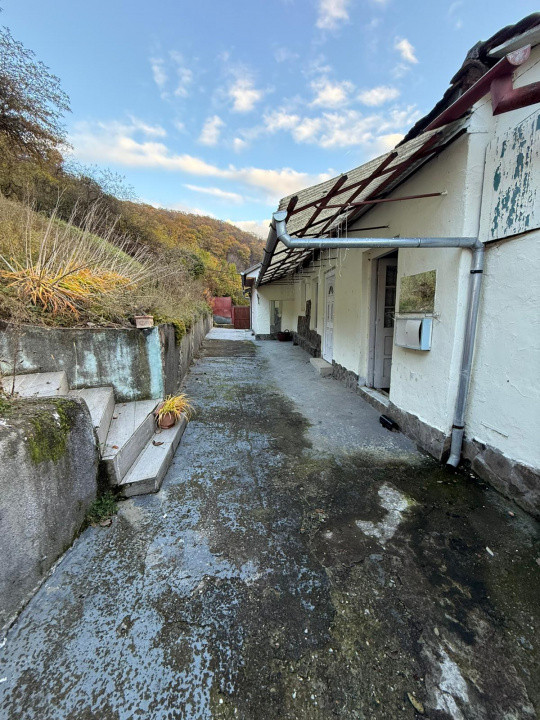 Casa 3 camere + teren 912mp zona Caraiman