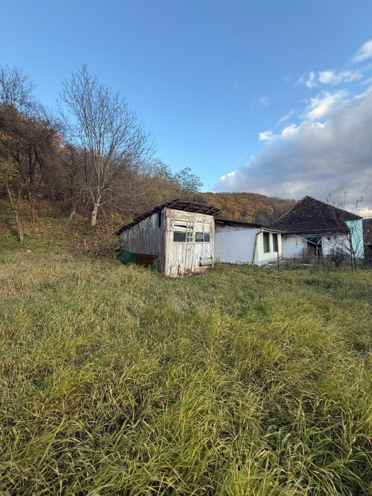 Casa 3 camere + teren 912mp zona Caraiman