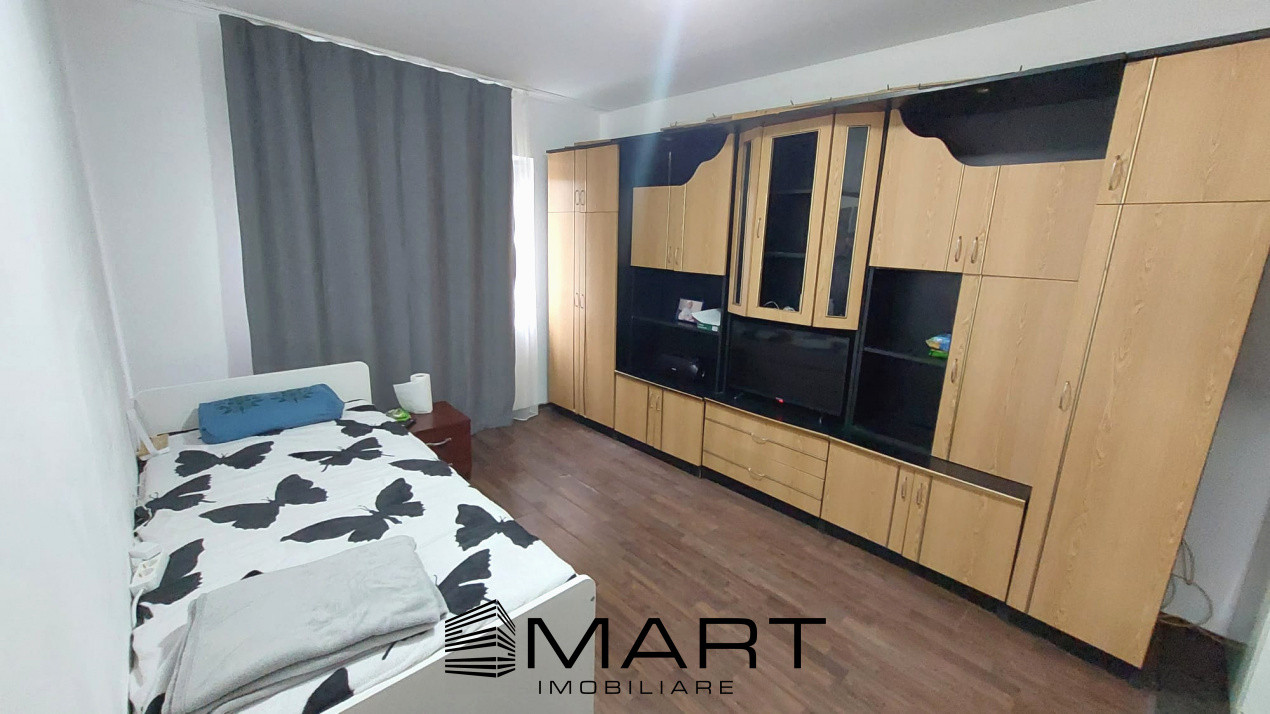 Garsoniera decomandata zona Broscarie