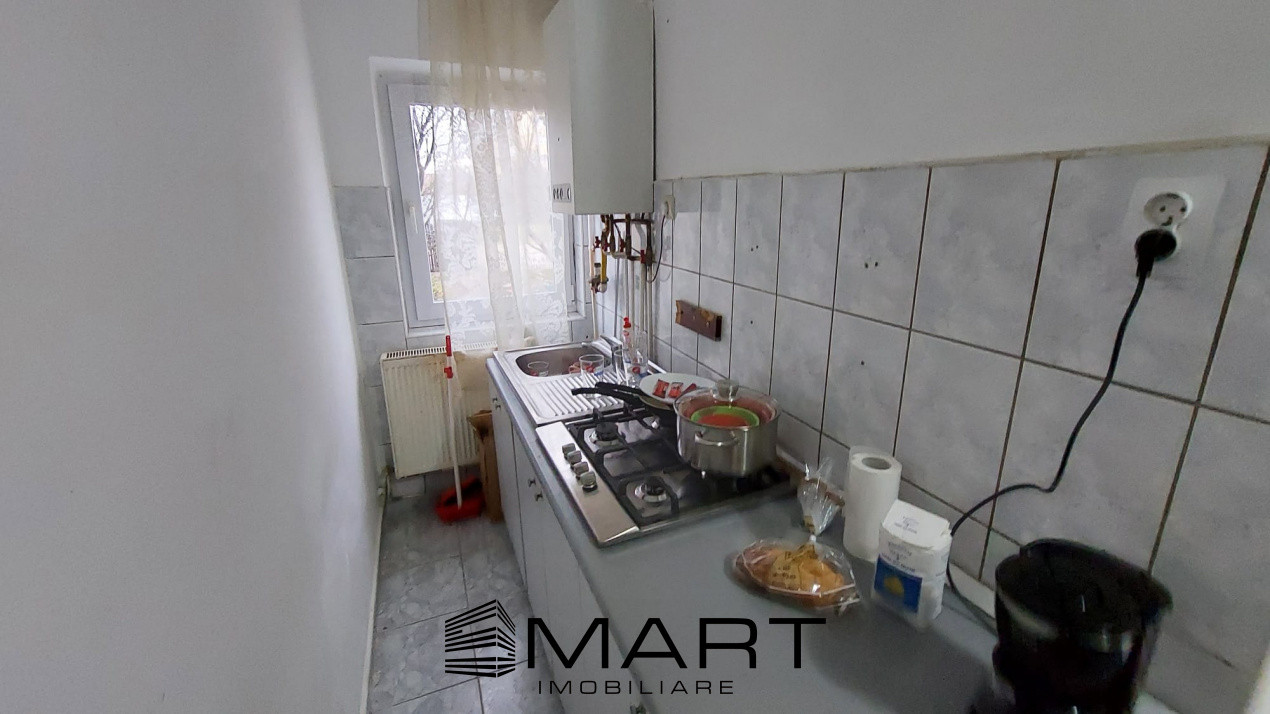 Garsoniera decomandata zona Broscarie