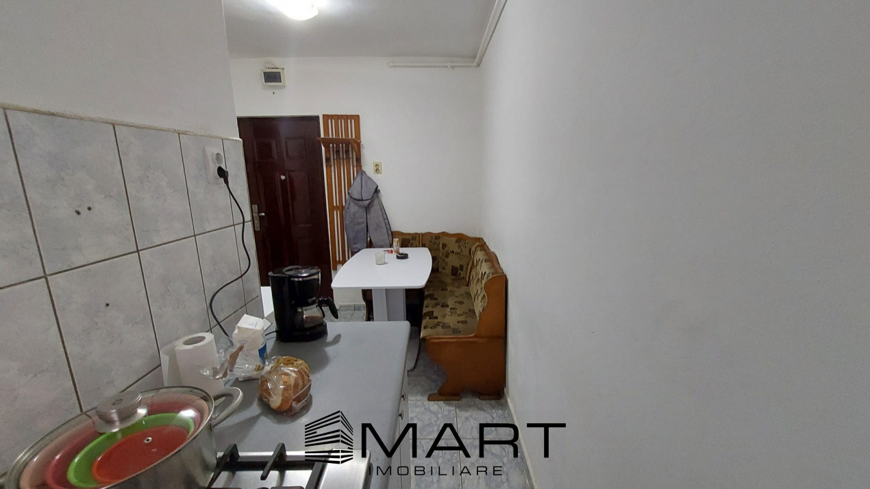 Garsoniera decomandata zona Broscarie