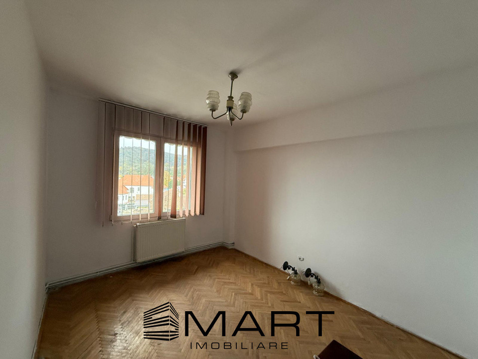 Apartament 4 camere zona garii