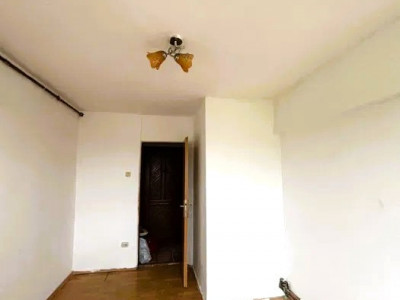 Garsoniera 17 mp zona Ipas