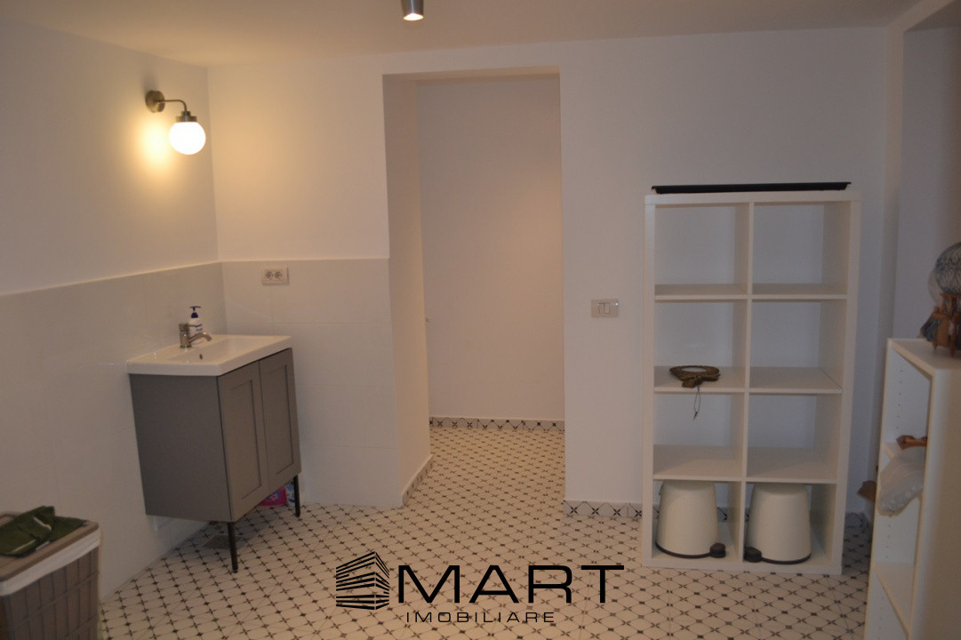 Casă istorică în Șchei, la 5 minute de Piața Sfatului — cu curte și parcare 