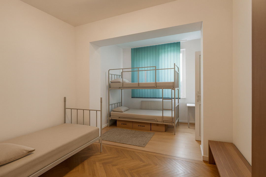 Apartament la casa 4 camere fiecare cu baie proprie zona Centrala