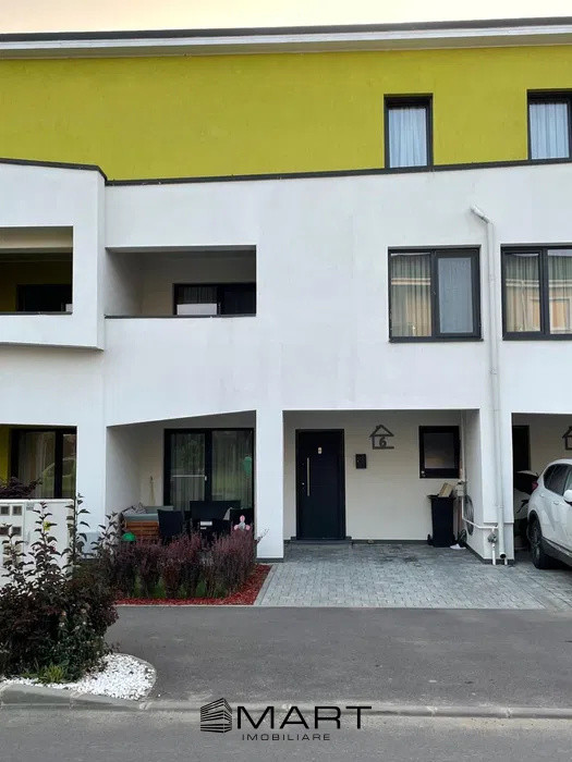 Casa moderna Tractorul