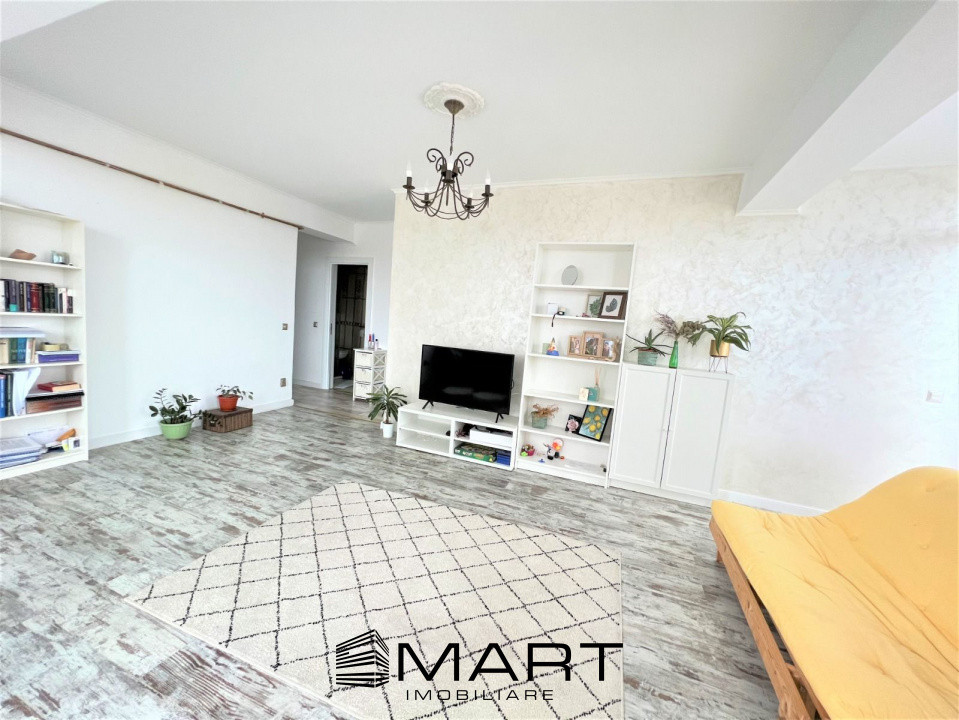 Apartament 3 camere + loc de paracare zona Doamna Stanca