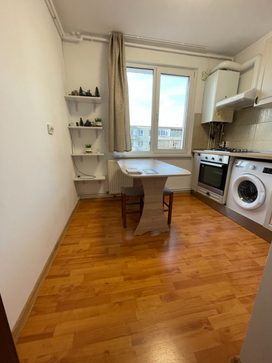 Garsoniera decomandata Tractorul