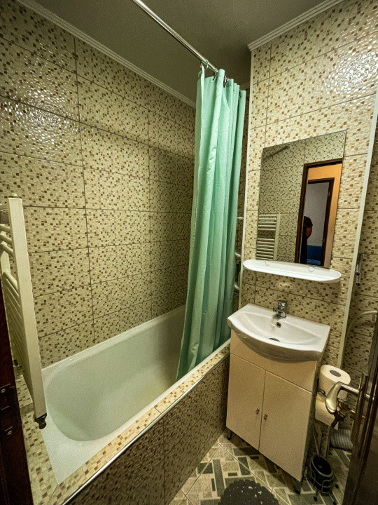 Garsoniera decomandata Tractorul