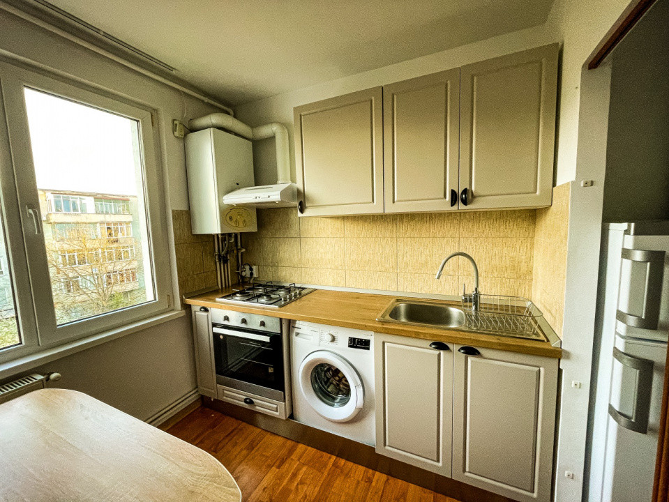 Garsoniera decomandata Tractorul