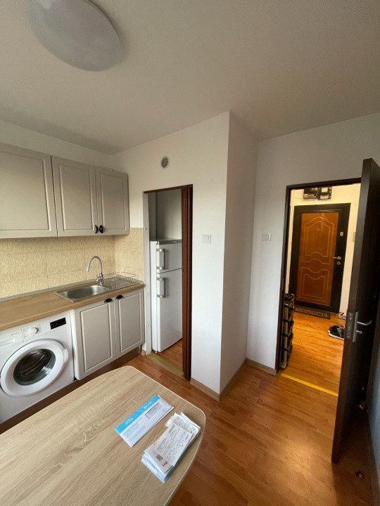 Garsoniera decomandata Tractorul