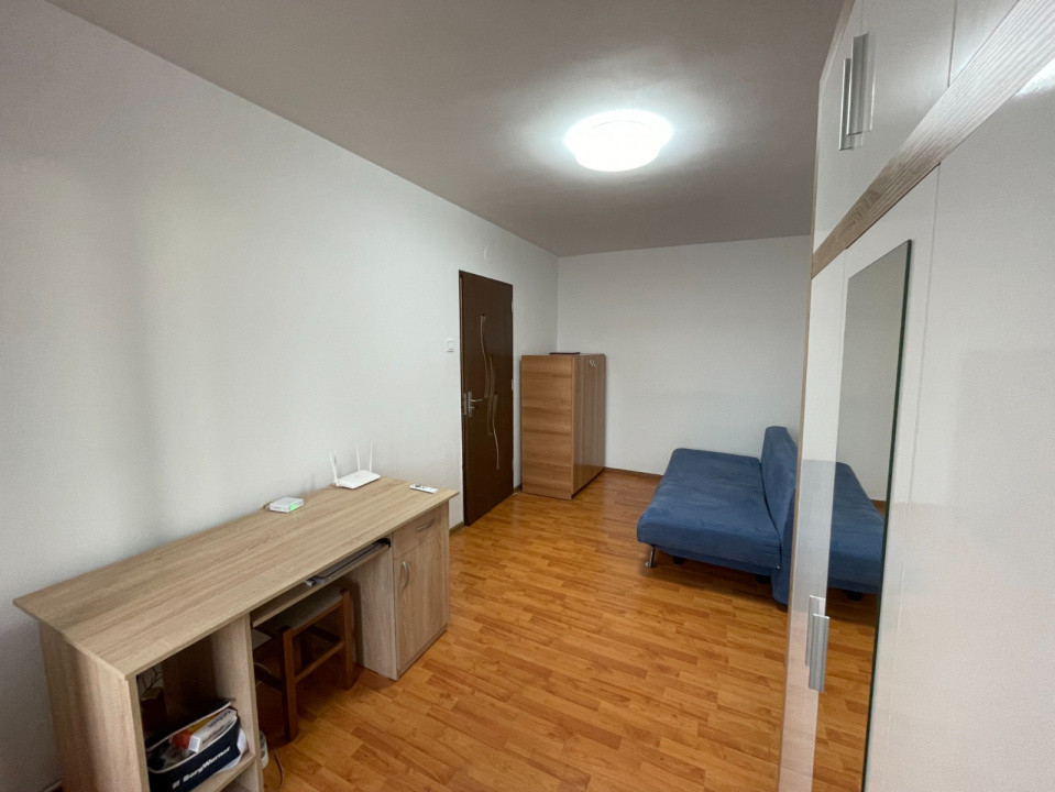 Garsoniera decomandata Tractorul