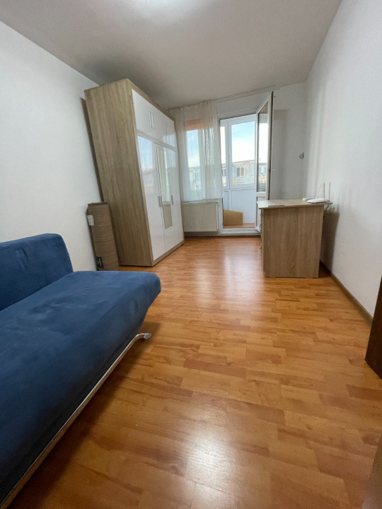 Garsoniera decomandata Tractorul