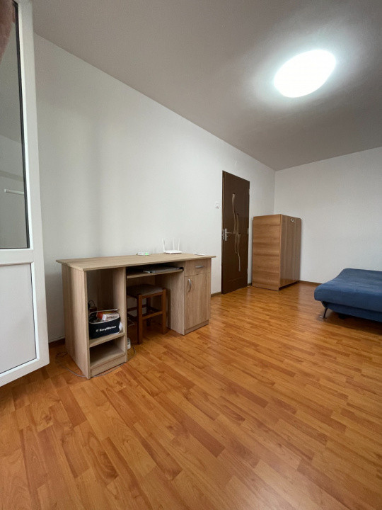 Garsoniera decomandata Tractorul