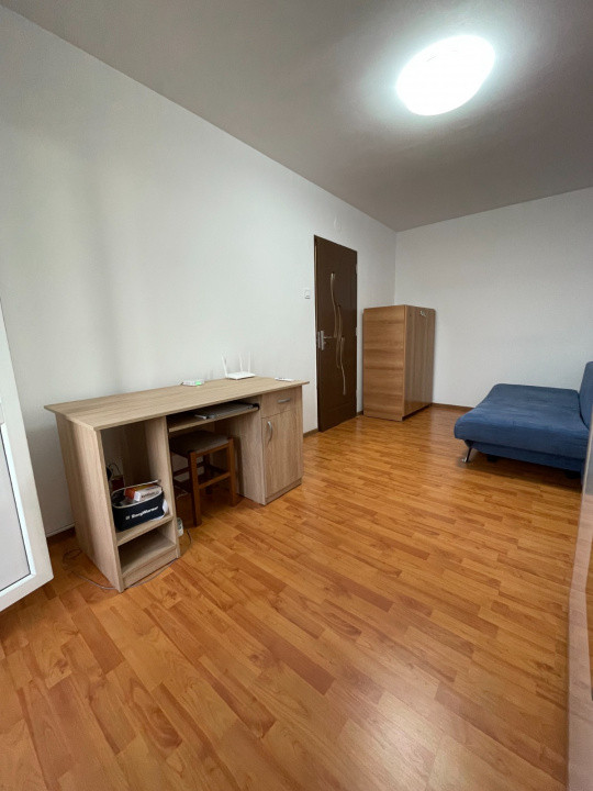 Garsoniera decomandata Tractorul