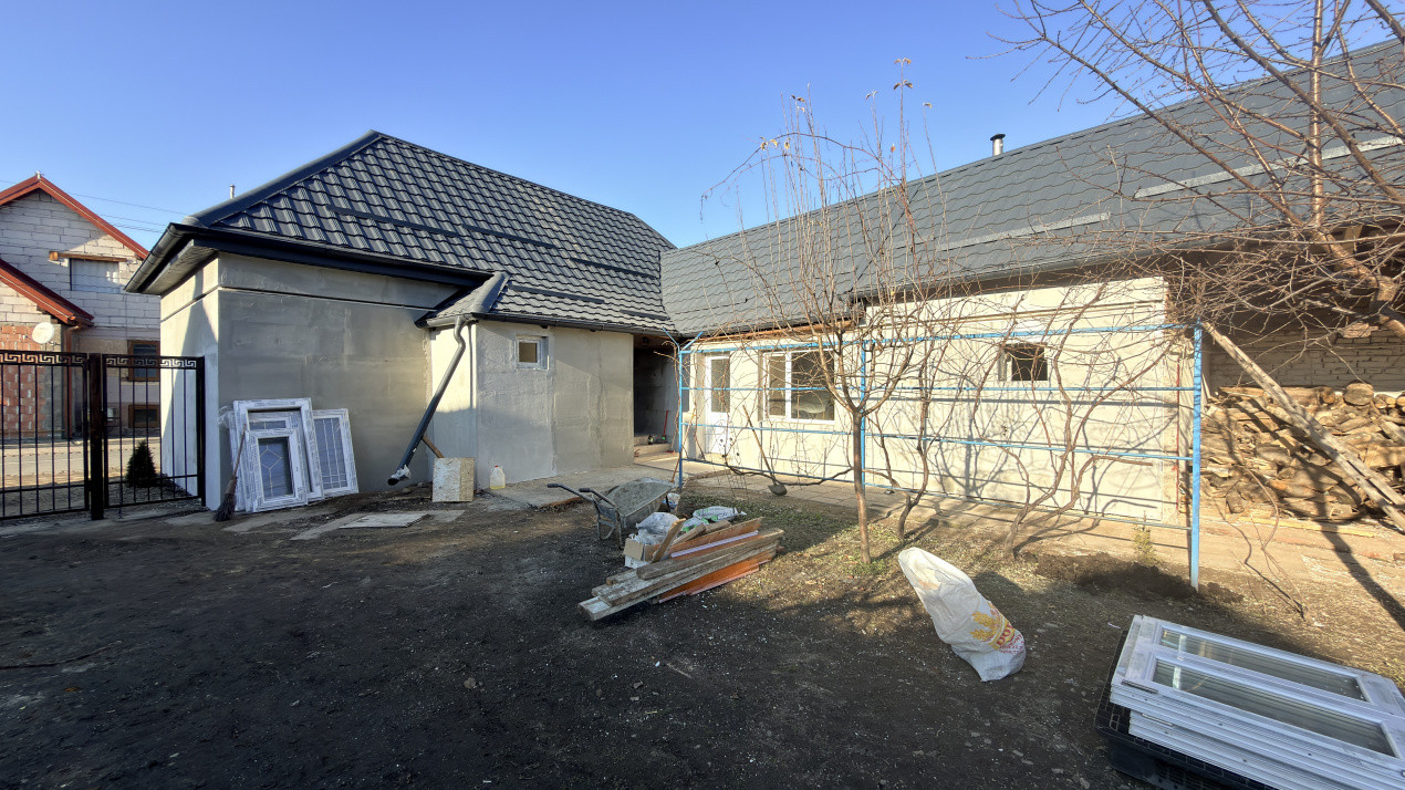 Casa 3 camere + curte 168mp în Avrig