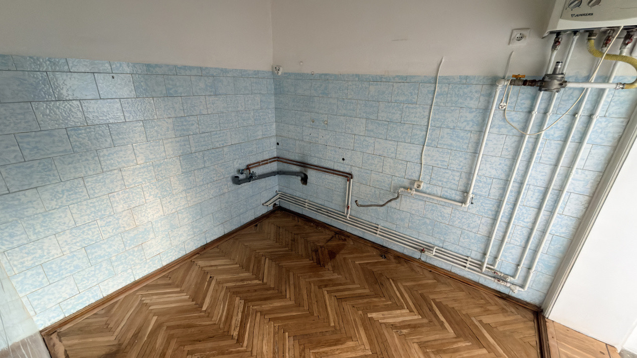 Casa 4 camere 130mp+400mp teren zona Spitalul Judetean