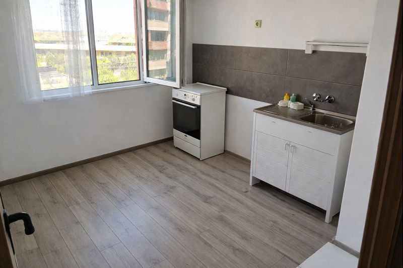 Garsoniera decomandata 33 mp Astra