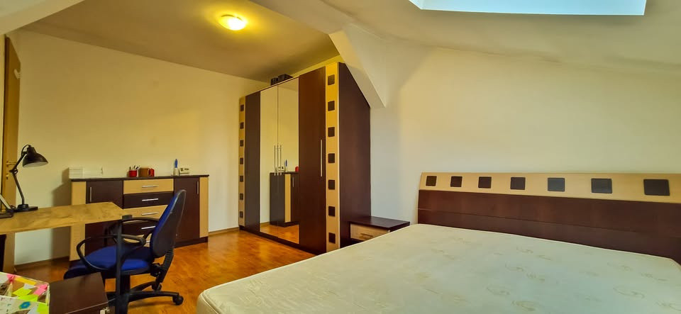 Apartament 3 Camere Garii