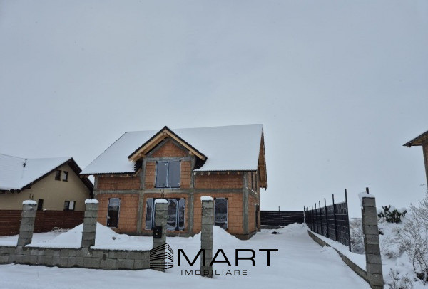 Casă la Roșu | Proiect Finalizabil Premium