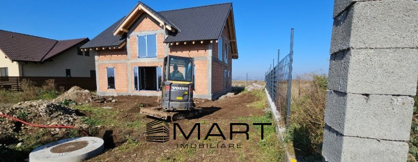 Casă la Roșu | Proiect Finalizabil Premium