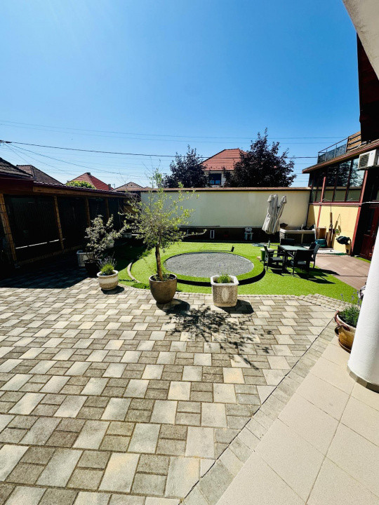 Casa moderna 5 camere 170mpu + 300mp curte Cisnadie