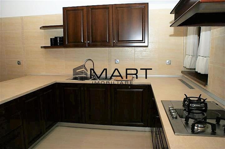 Pensiune 12 camere teren 200mp Valea Lotrioarei