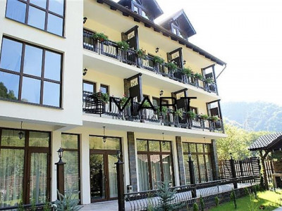 Pensiune 12 camere teren 200mp Valea Lotrioarei