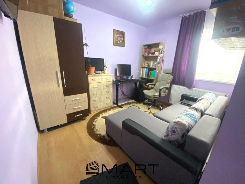 Apartament 3 camere decomandate etaj I zona Gusterita