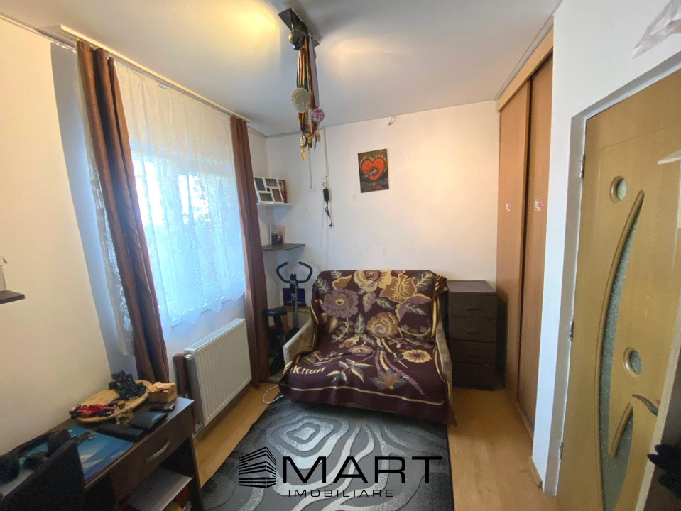 Apartament 3 camere decomandate etaj I zona Gusterita