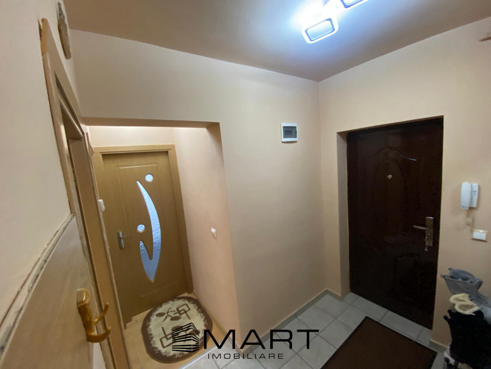 Apartament 3 camere decomandate etaj I zona Gusterita