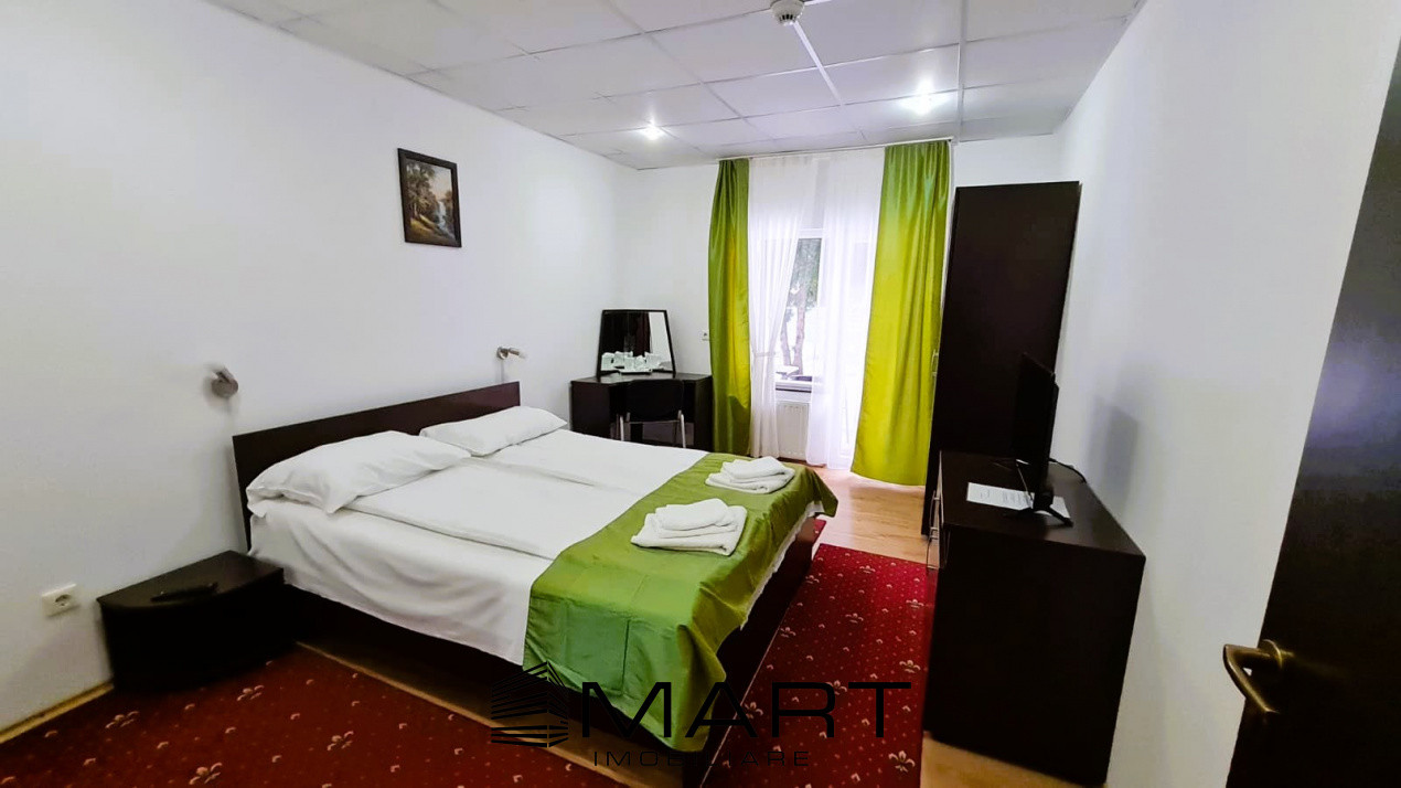 Pensiune cu 67 locuri de cazare, zona Curmatura